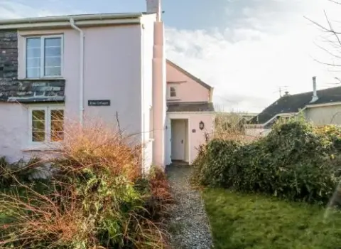 1 Rose Cottages