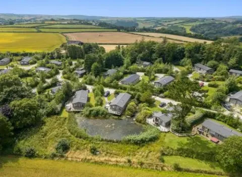 12 Meadow Retreat