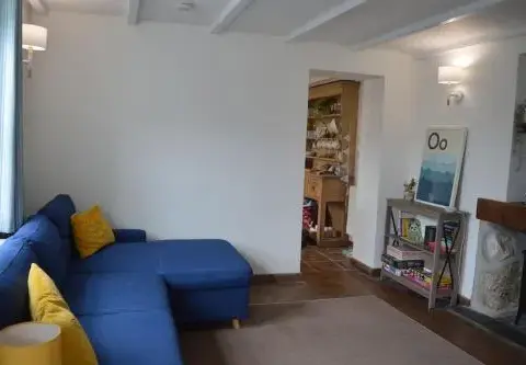 2-bedroom cottage in heart of St Ives w/ parking