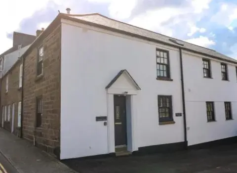 21 Alverton Street
