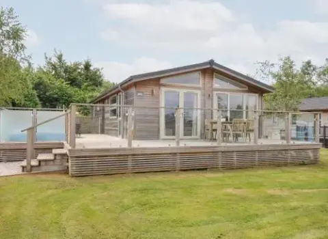 3 Meadow Retreat