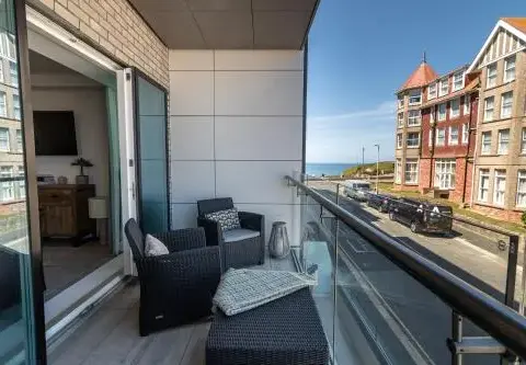 31 Cliff Edge