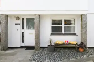 4 Porthmeor Court