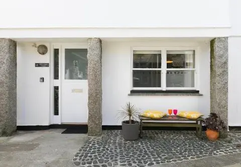 4 Porthmeor Court