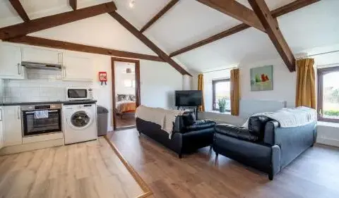 4 Spacious Cornish Cottages near Bude, Sleeps 27