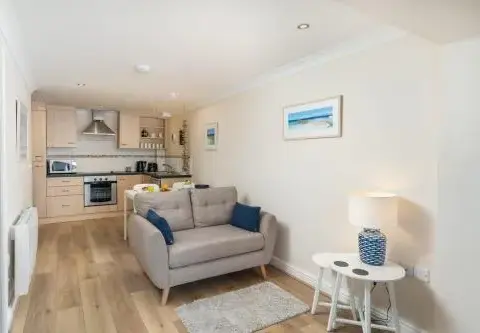 6 Lower Talland Apartments