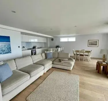6 Ocean Gate apartment