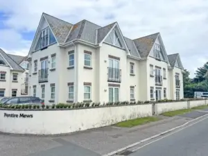 6 Pentire Mews