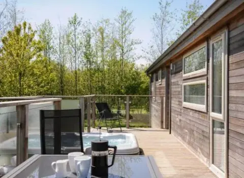 7 Meadow Retreat