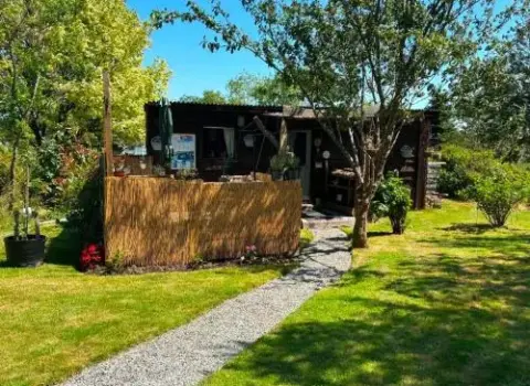 Cabin centrally Located in the Cornish Countryside