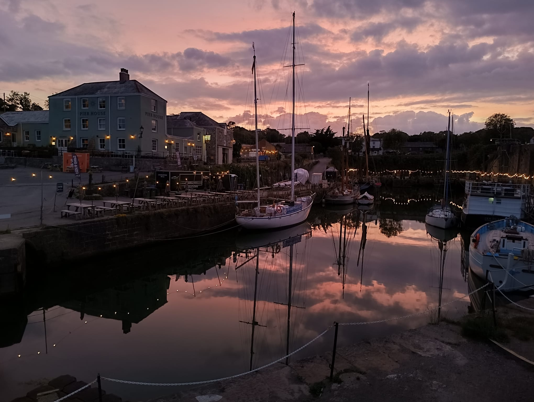 The Pier House Hotel Restaurant