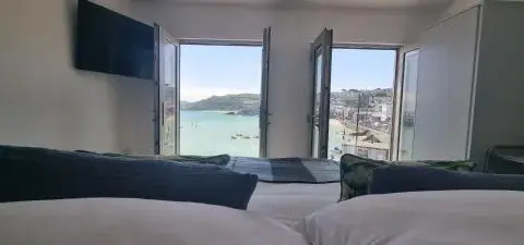 Chy Mor Apartment 2, Stunning sea views on the harbour