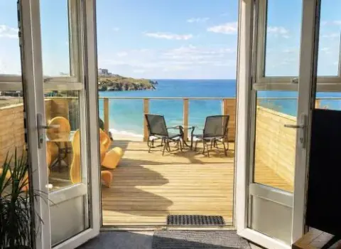 Cliff Top Apartment With Breathtaking Ocean Views