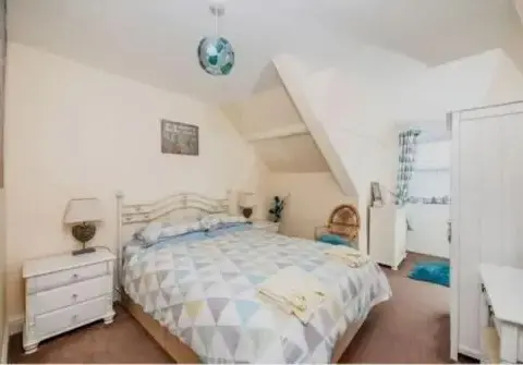 Cosy 2 Bedroom Apartment near Seafront