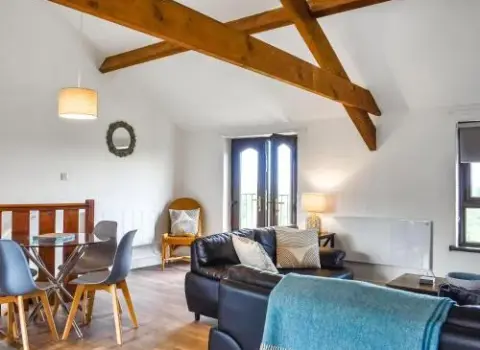 Dizzard Cottage