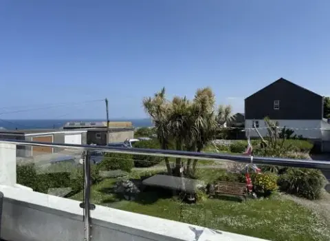 Gwel an Mor a seaview retreat with balcony in St Ives