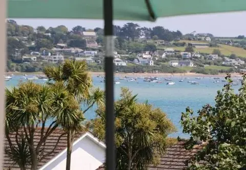 Holiday home with Estuary Views