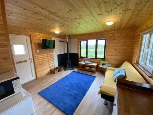 Idyllic Cornish Retreat At Puffin Lodge