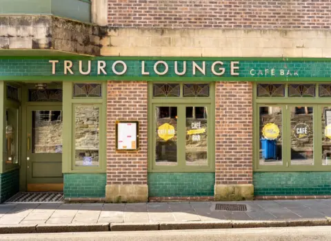 Truro Lounge