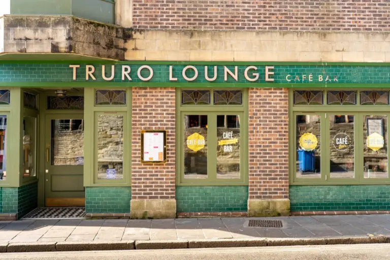 Truro Lounge