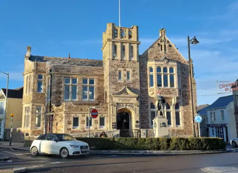 Passmore Edwards Public Library