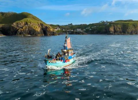 Cadgwith Cove Inn