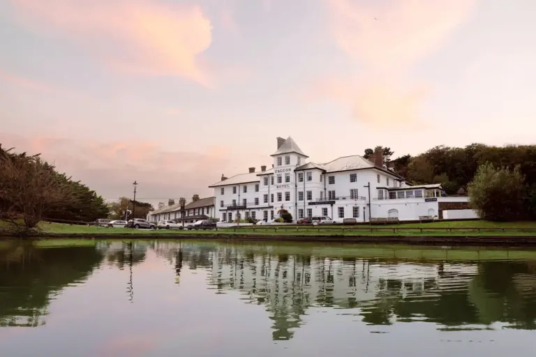 Falcon Inn