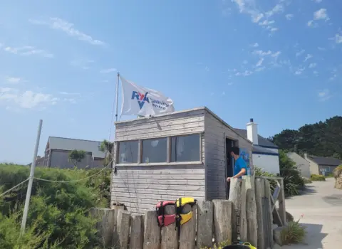Hut 62 Tresco