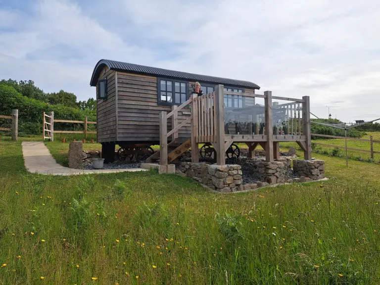 Peraskin, Luxury Shepherd’s Hut