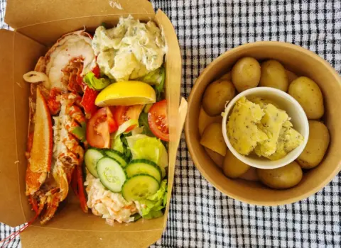 The cracked crab and laughing lobster