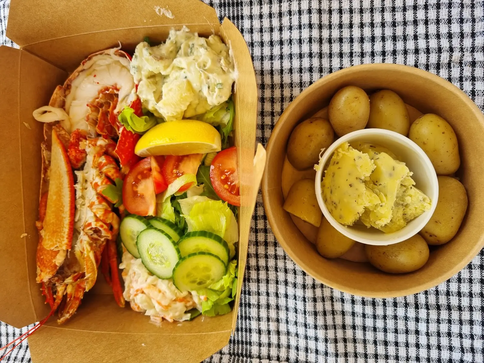 The cracked crab and laughing lobster