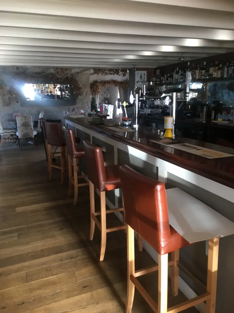 Coach and Horses INN