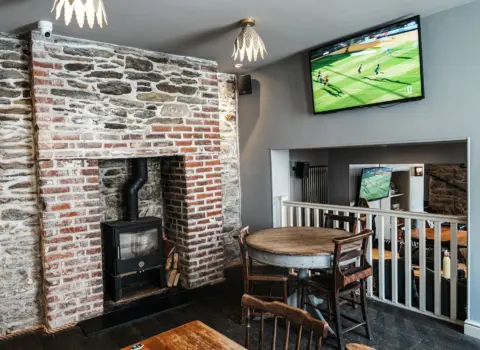Seven Stars Penryn