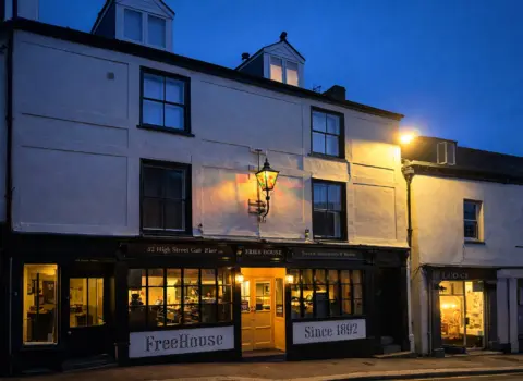 Star & Garter