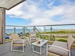19 Ocean Gate