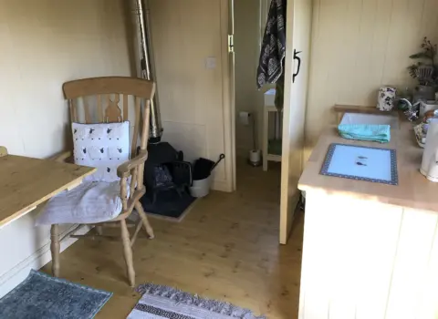 Phoenix Farm Shepherds Hut