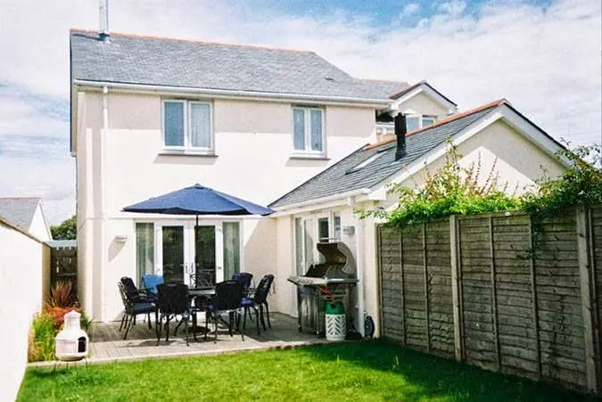 Ridgeback House