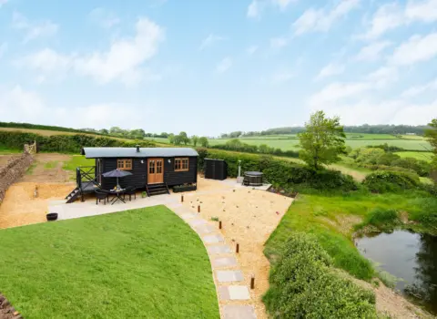 Daisy Park Shepherds Hut