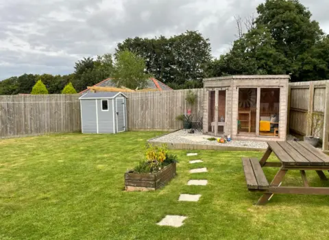 Horseshoe Cottage