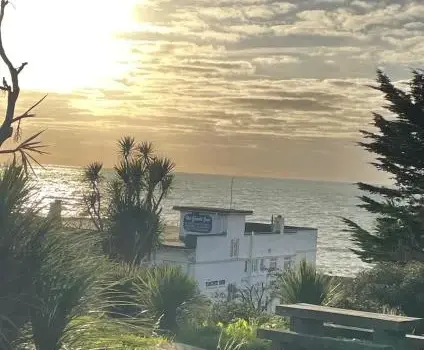 Little Yacht Inn
