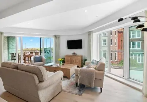 Luxury Apartment very close to Tolcarne Beach