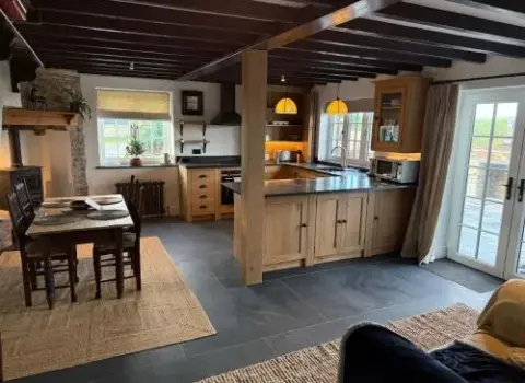 Luxury Cornish House next to Cliffs & Surf Beaches