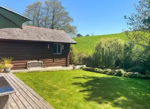 Maple Leaf Cottage
