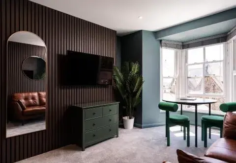 Modern Studio Apartment with harbour views