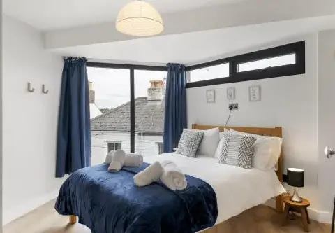 Modern Townhouse in Central Falmouth Nr Seafront
