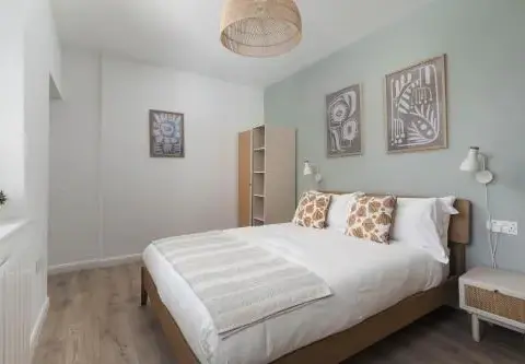 Contemporary First Floor Apartment Central Penzance