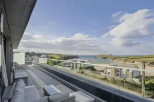 Penthouse Balcony with Expansive Sea Views Parking