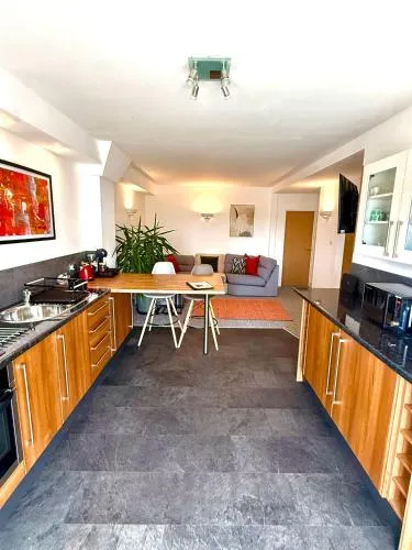 Sea Breeze at 5 Trencrom Court