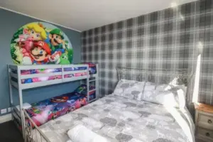 Shoreline Apartment No 8
