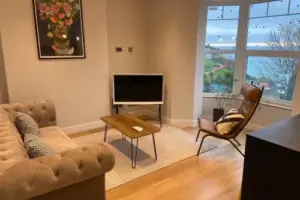 Spacious 1 Bedroom Apartment With Sea Views